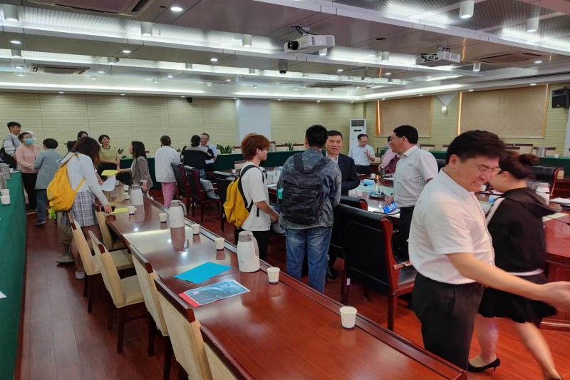 景泰玻璃公益服務招聘在行動